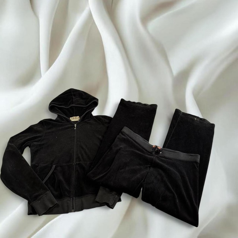 Juicy Couture black velour tracksuit set flare pants full zip jacket y2k vintage